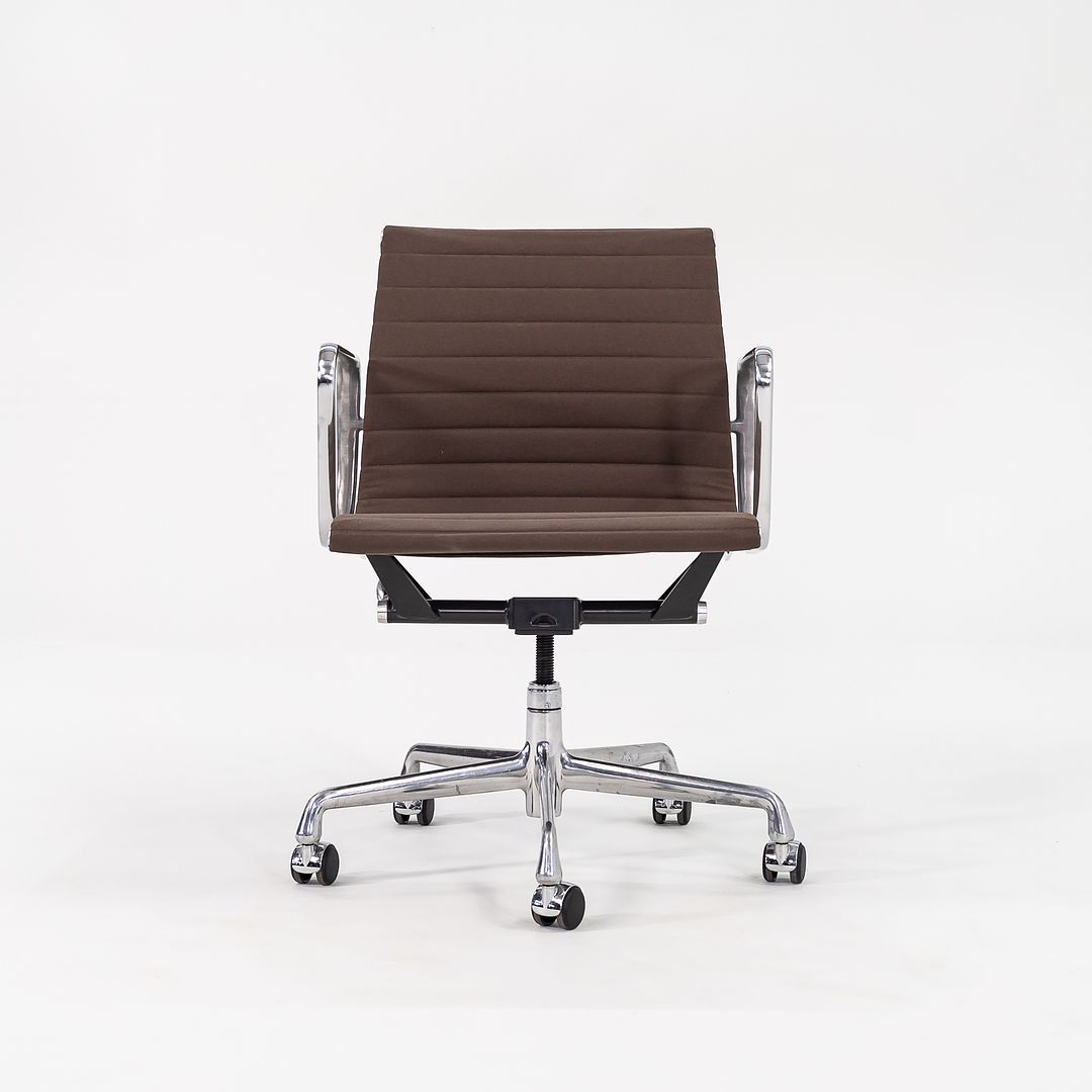Eames Aluminum Group Management Desk Chair, Model EA335