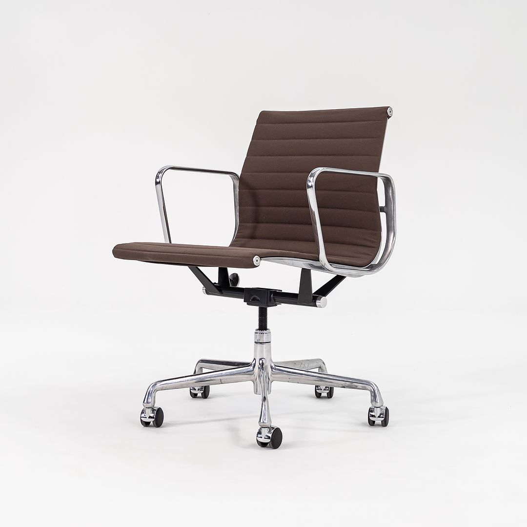 Eames Aluminum Group Management Desk Chair, Model EA335