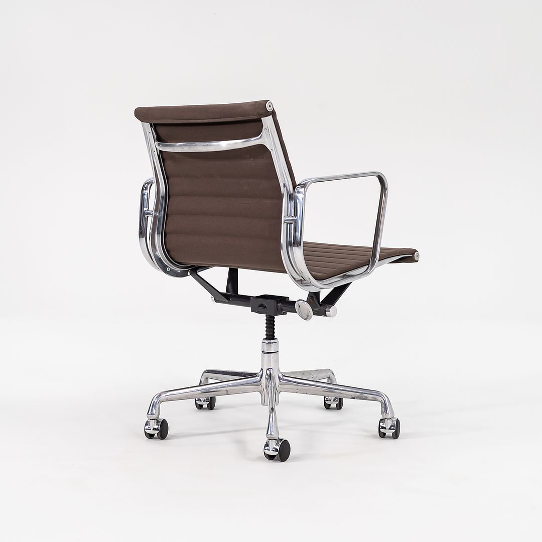 Eames Aluminum Group Management Desk Chair, Model EA335