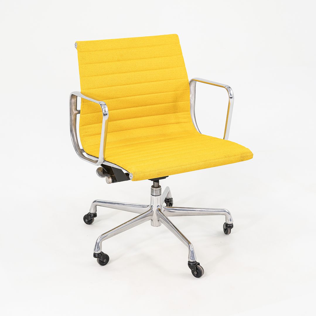 Eames Aluminum Group Management Chair
