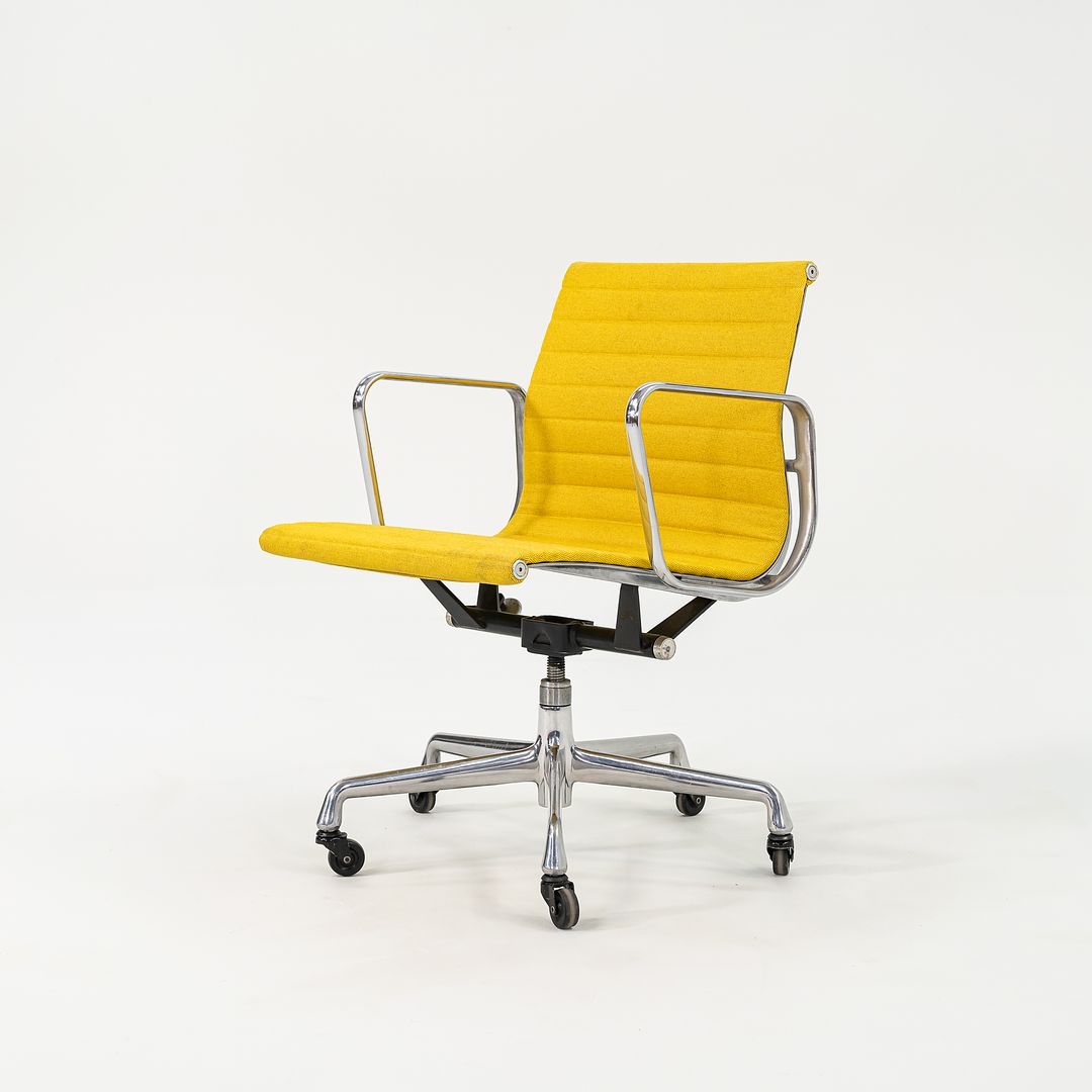 Eames Aluminum Group Management Chair