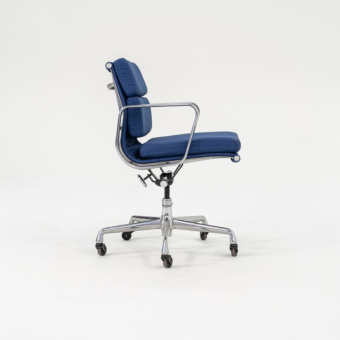 Soft Pad Management Chair, EA435