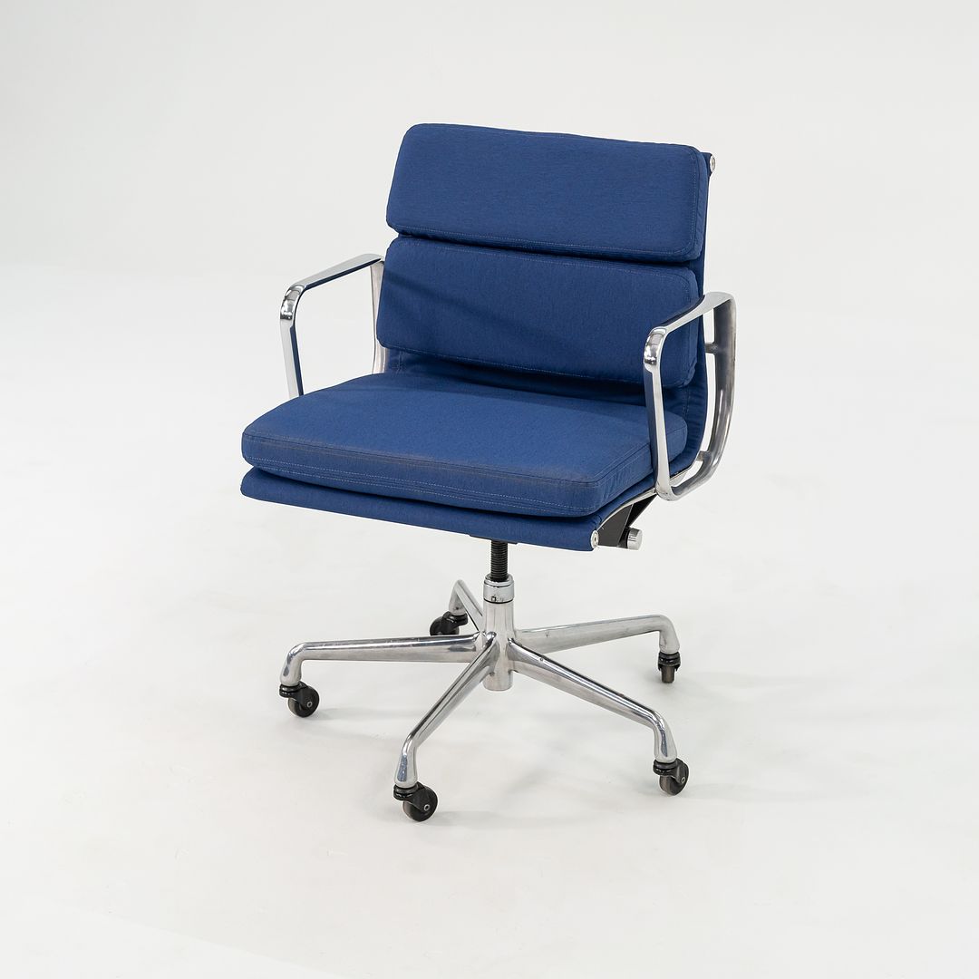 Soft Pad Management Chair, EA435