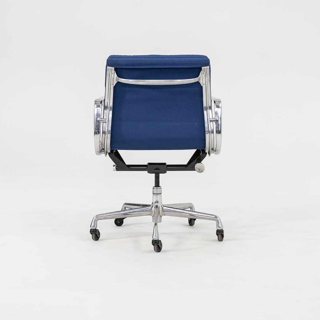 Soft Pad Management Chair, EA435