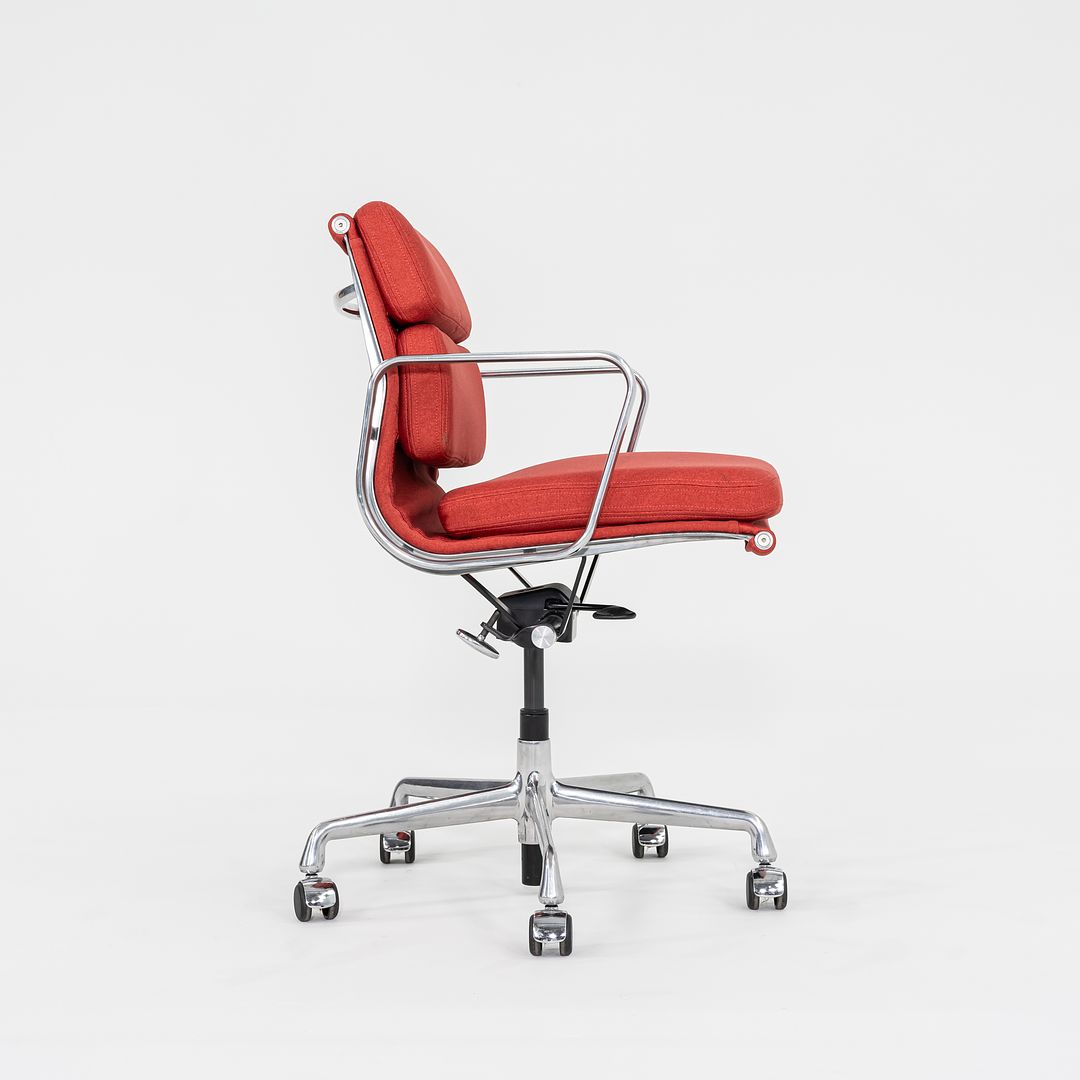 Soft Pad Management Chair, EA435