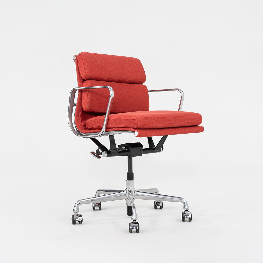 Soft Pad Management Chair, EA435