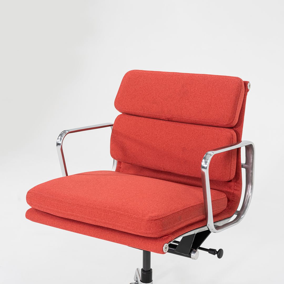 Soft Pad Management Chair, EA435