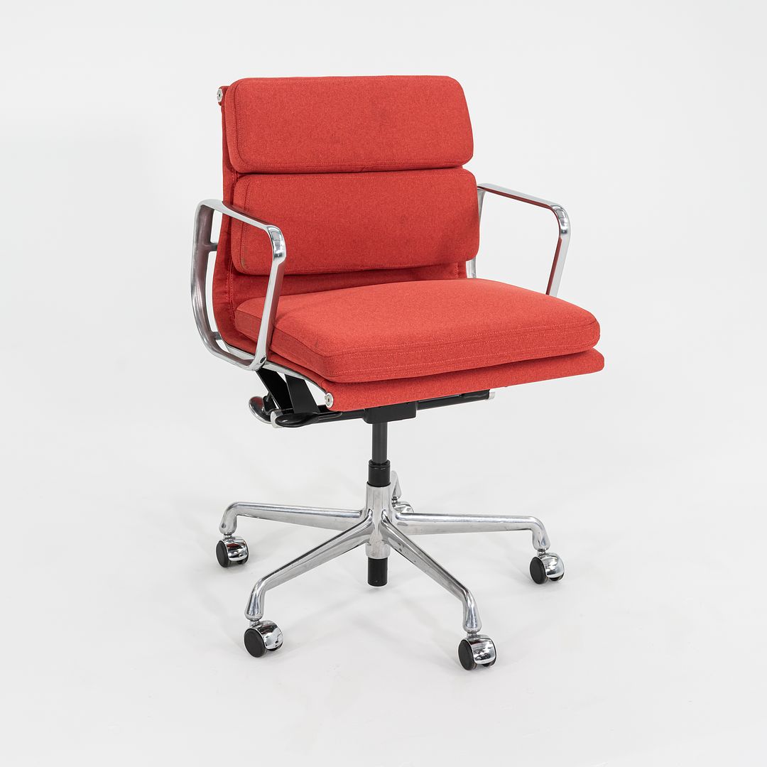Soft Pad Management Chair, EA435