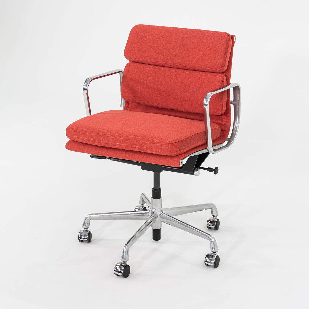 Soft Pad Management Chair, EA435