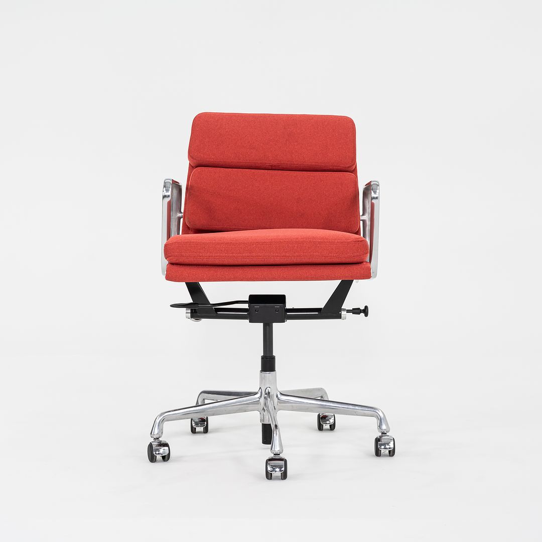 Soft Pad Management Chair, EA435