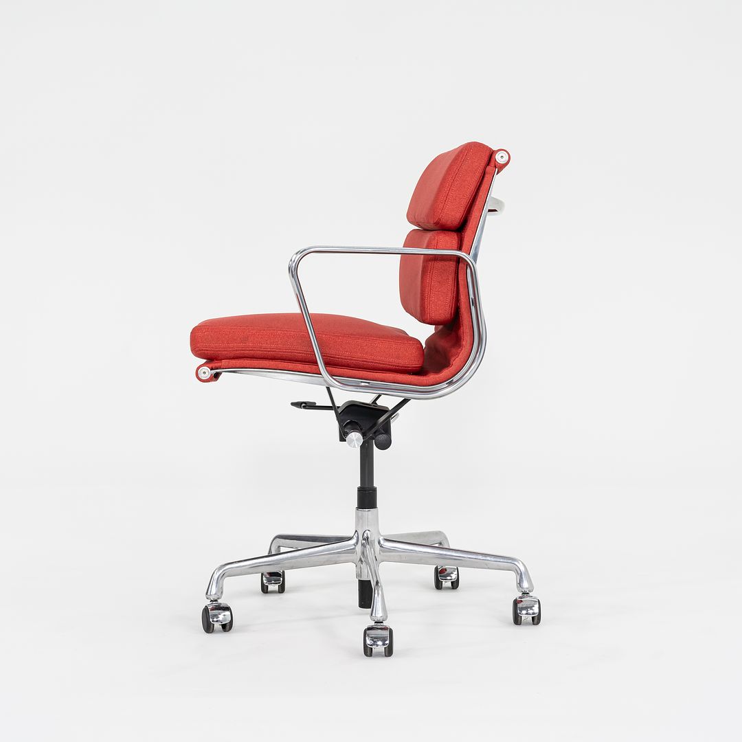 Soft Pad Management Chair, EA435