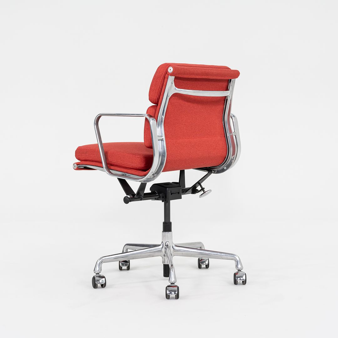 Soft Pad Management Chair, EA435