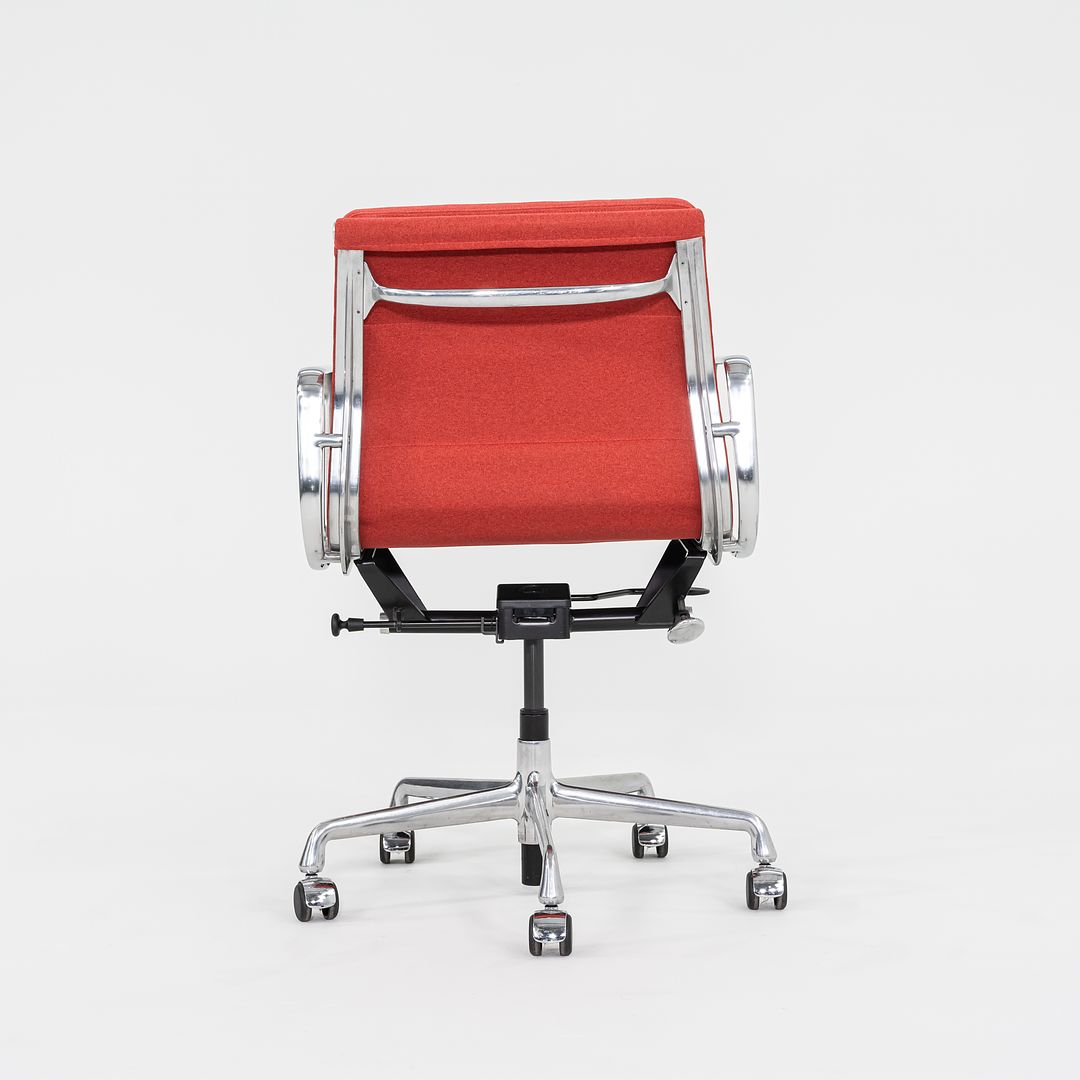 Soft Pad Management Chair, EA435