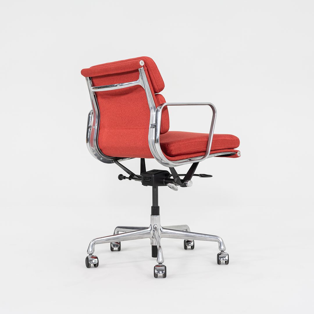 Soft Pad Management Chair, EA435