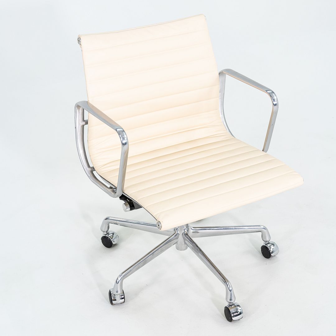 Aluminum Group Management Chair, Model EA335