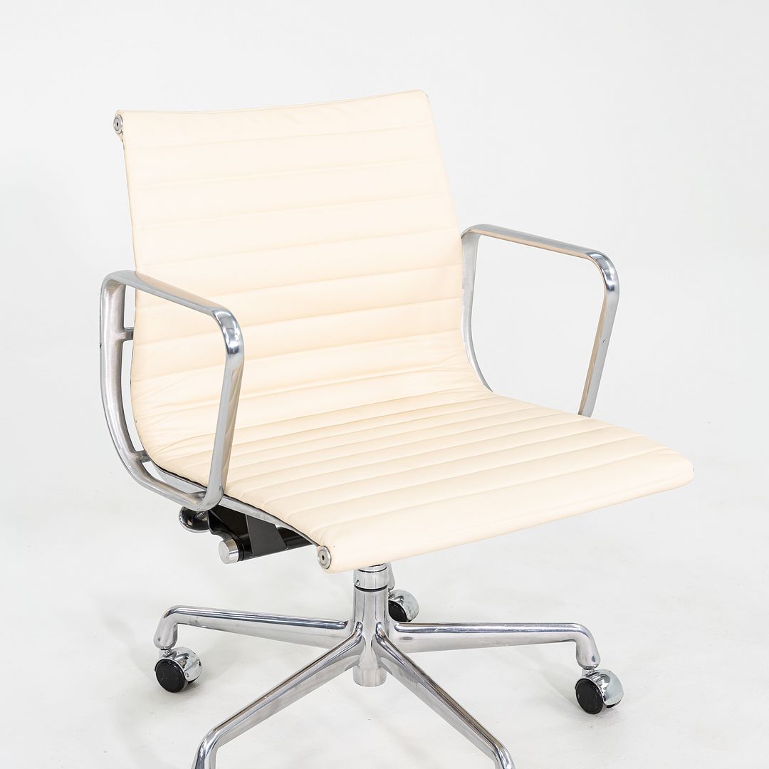 Aluminum Group Management Chair, Model EA335