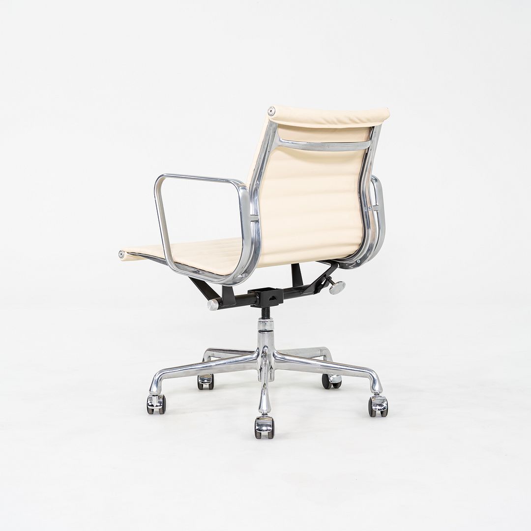 Aluminum Group Management Chair, Model EA335
