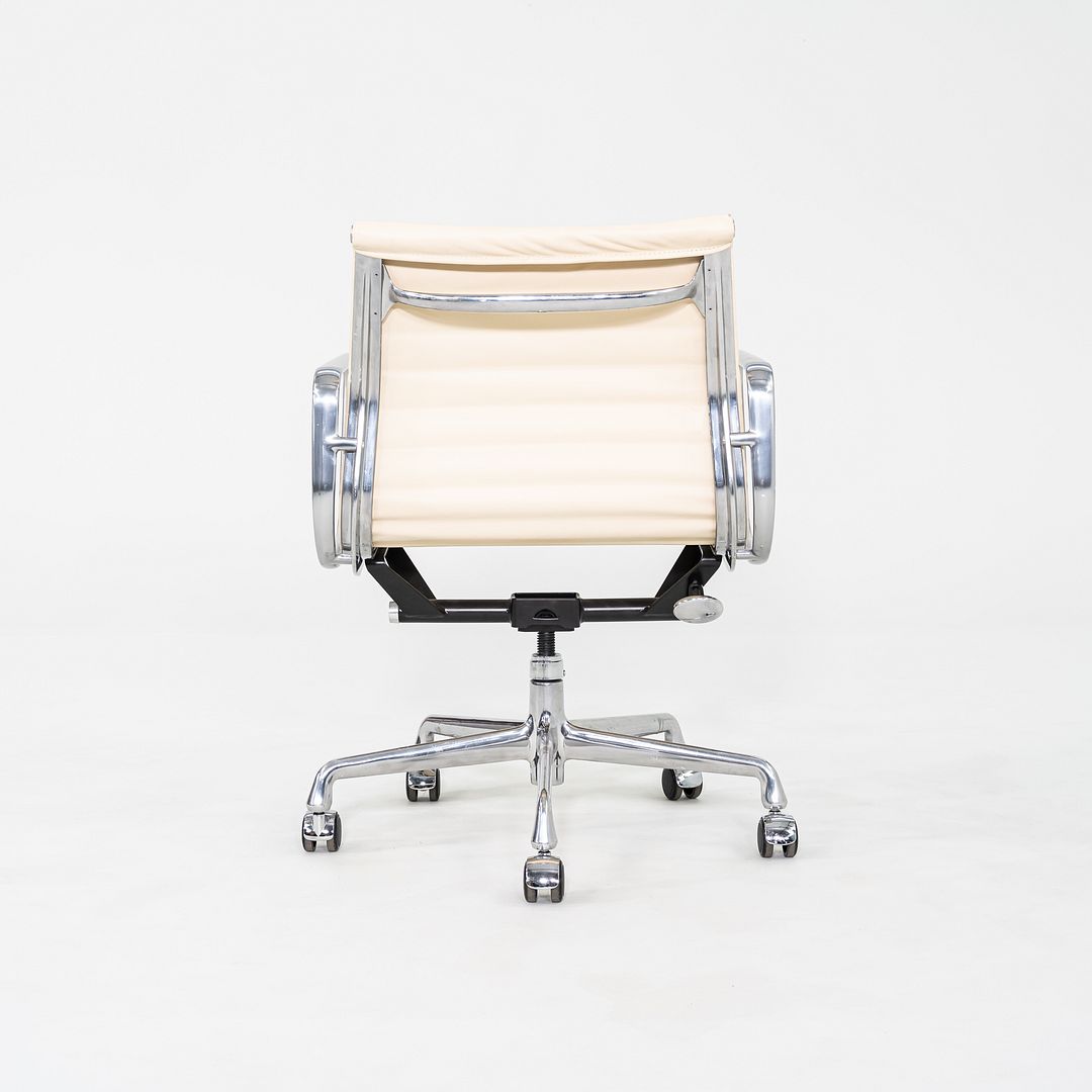 Aluminum Group Management Chair, Model EA335