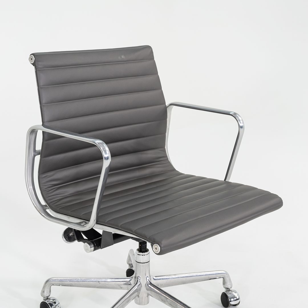 Eames Aluminum Group Management Chair