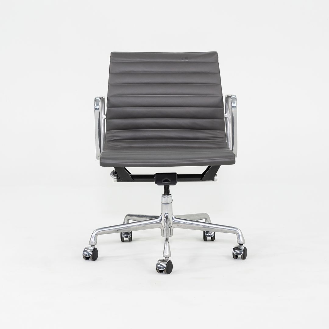 Eames Aluminum Group Management Chair