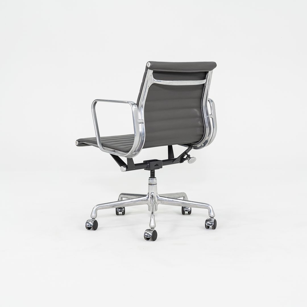 Eames Aluminum Group Management Chair