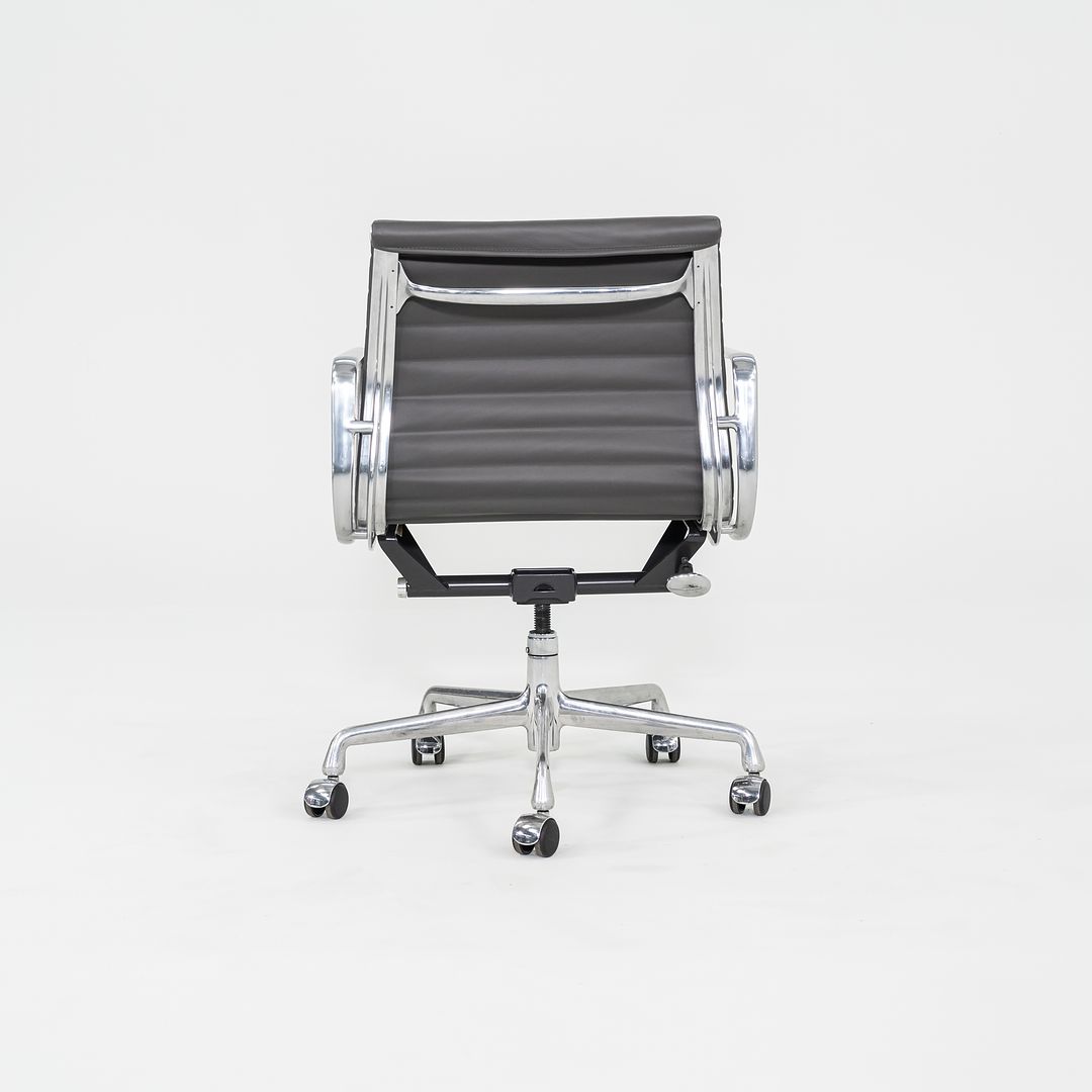 Eames Aluminum Group Management Chair