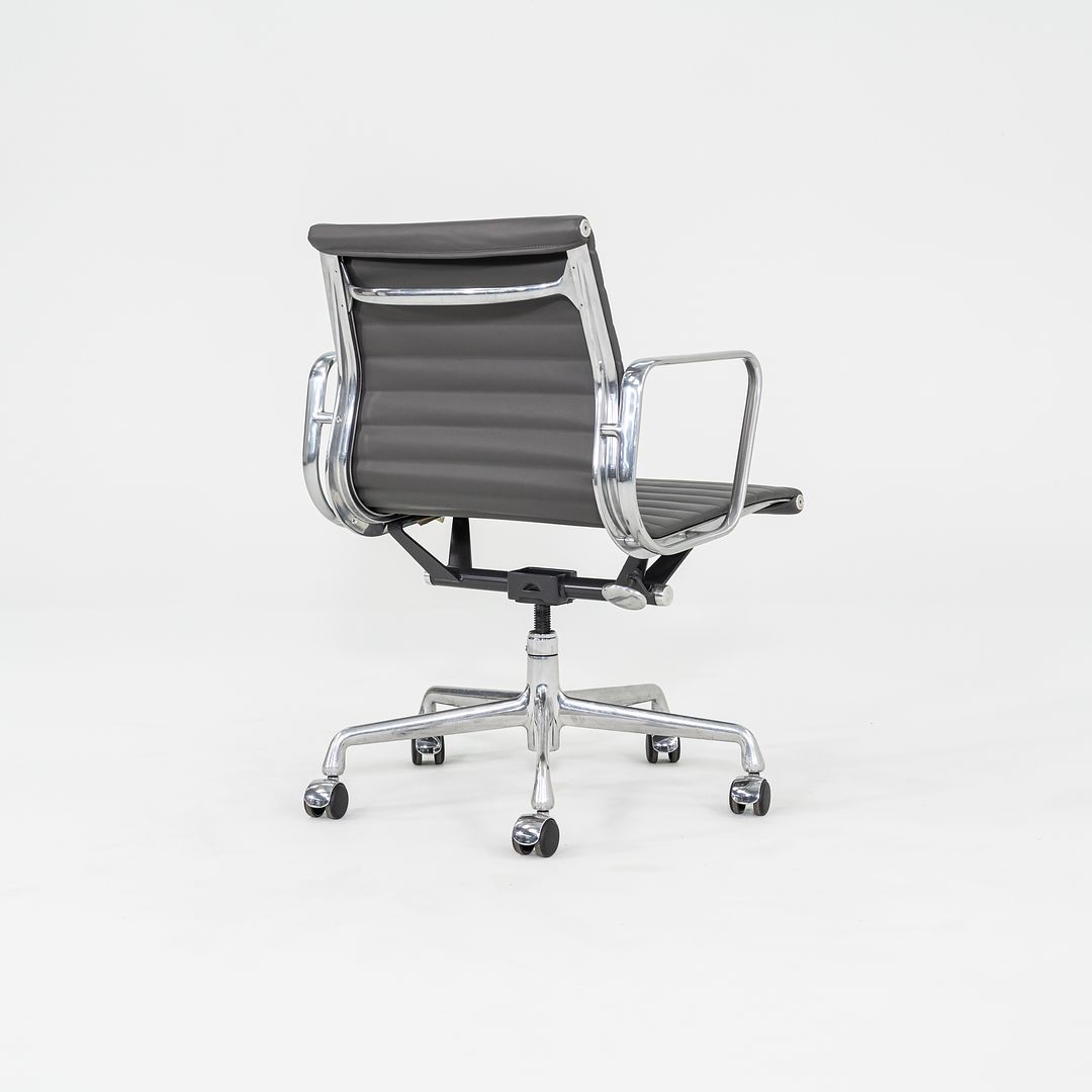 Eames Aluminum Group Management Chair