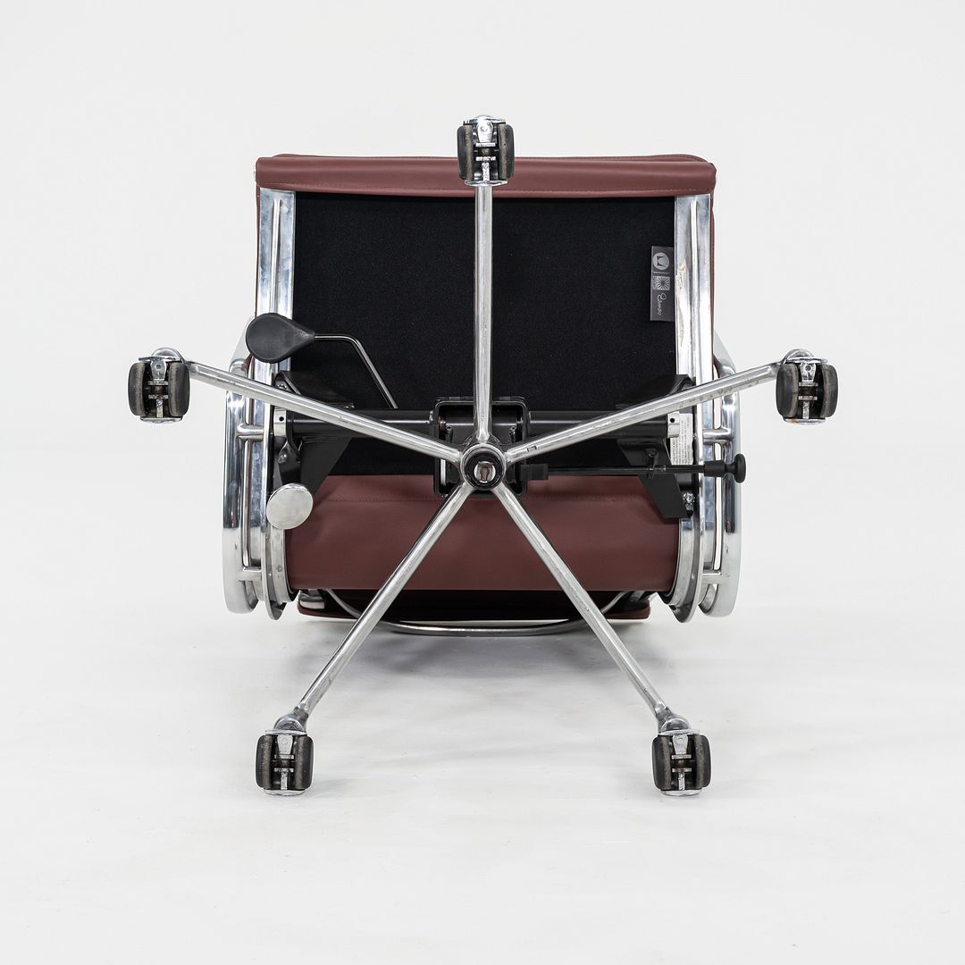 Eames Soft Pad Management Chair, EA435