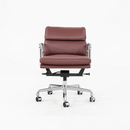 Eames Soft Pad Management Chair, EA435