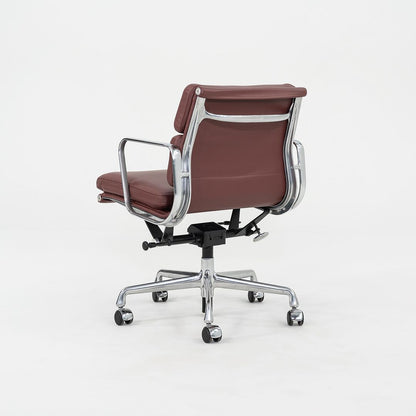 Eames Soft Pad Management Chair, EA435