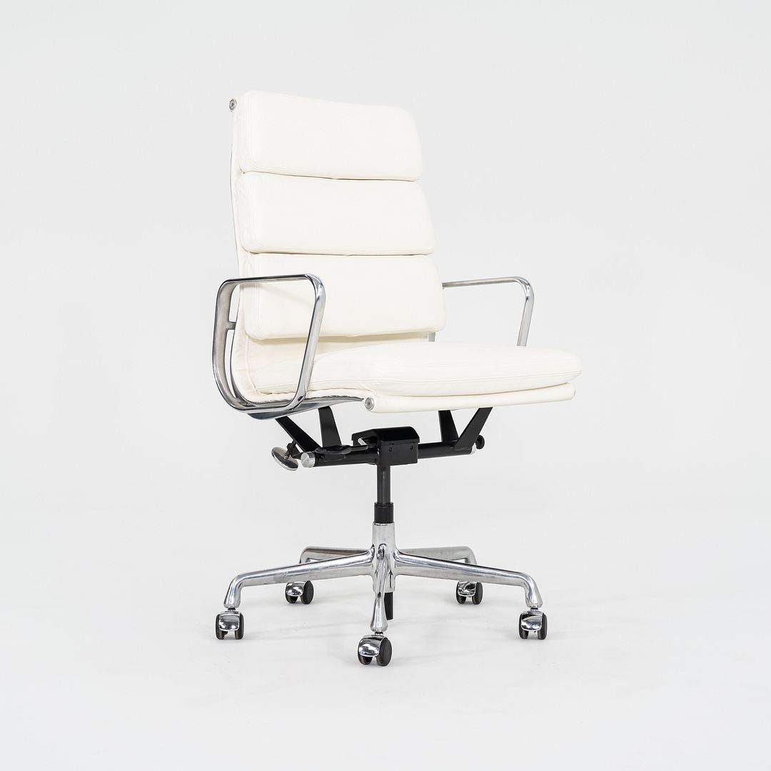 Soft Pad Executive Chair, Model EA437