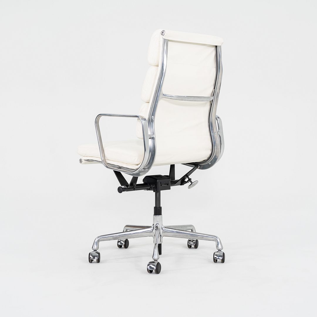 Soft Pad Executive Chair, Model EA437