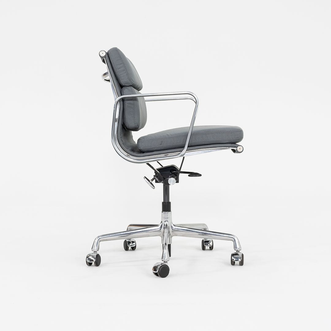 Soft Pad Management Chair, EA435