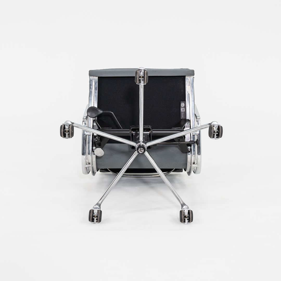 Soft Pad Management Chair, EA435