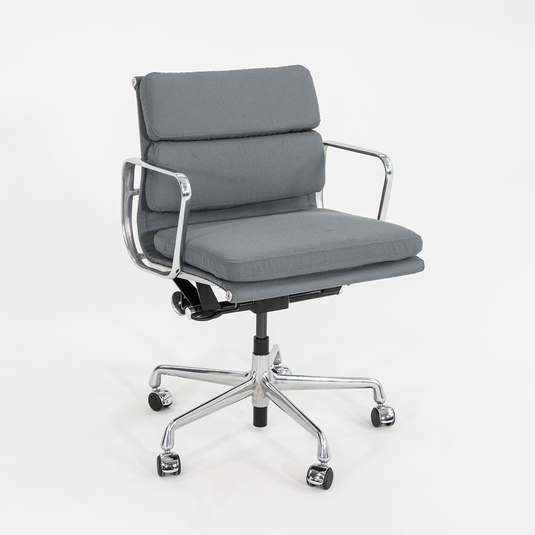 Soft Pad Management Chair, EA435