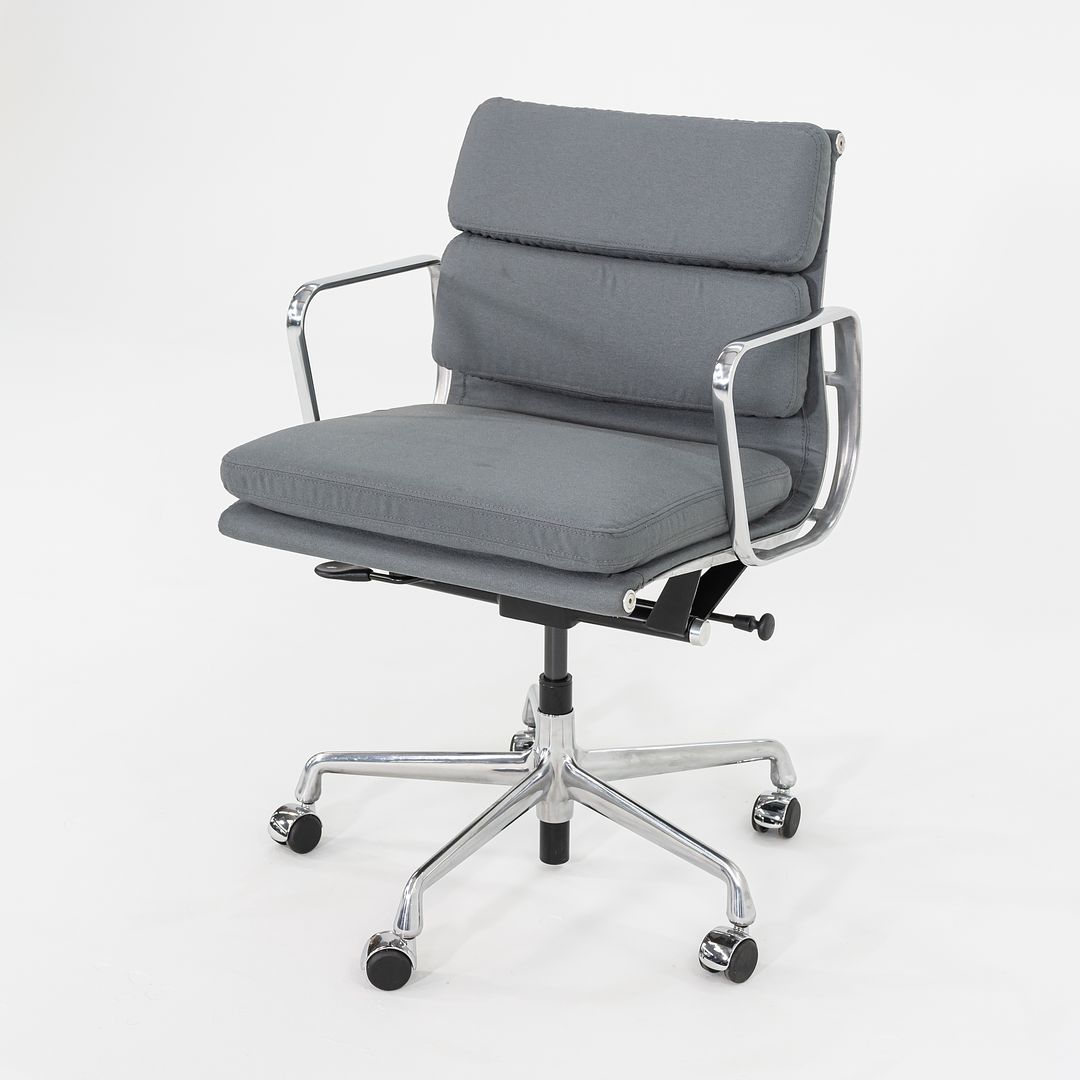 Soft Pad Management Chair, EA435
