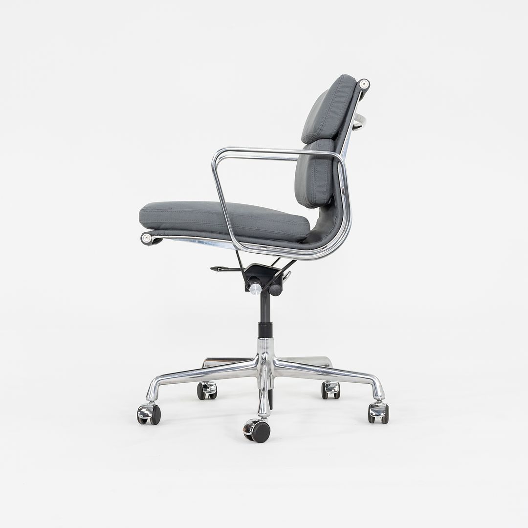 Soft Pad Management Chair, EA435