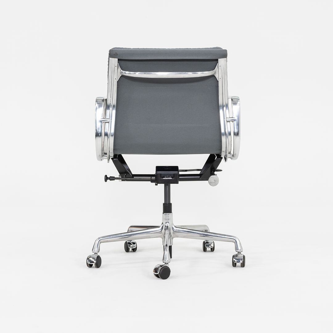 Soft Pad Management Chair, EA435