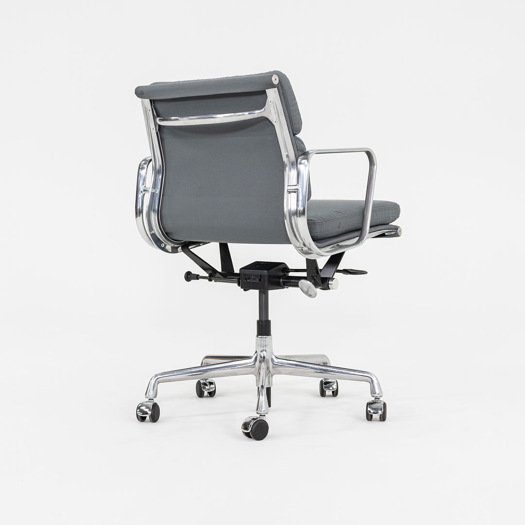 Soft Pad Management Chair, EA435