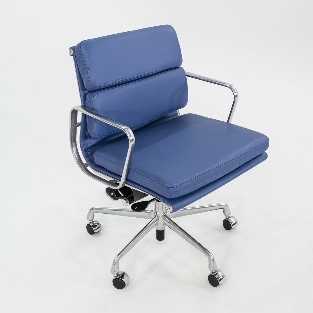 Soft Pad Management Chair, EA435