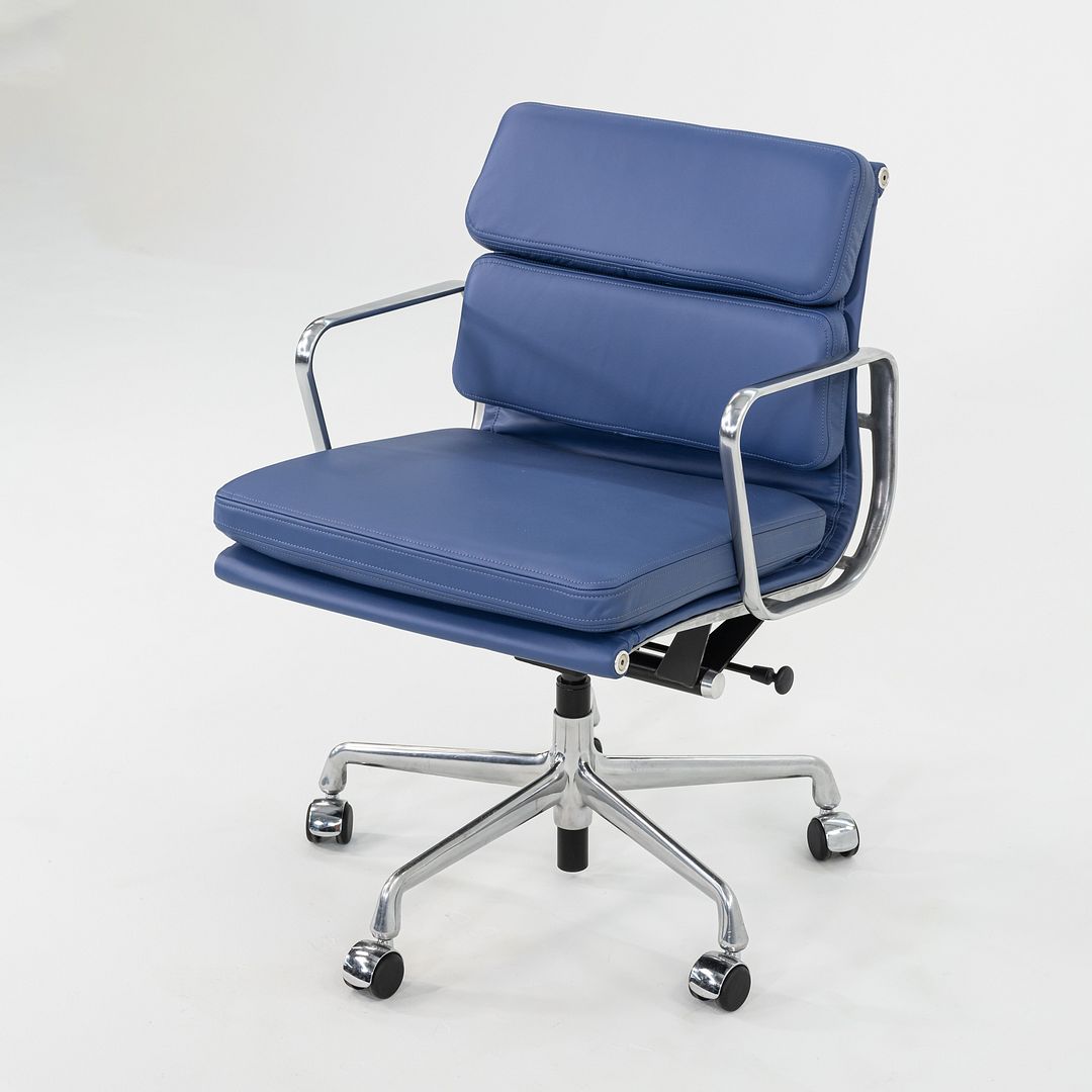 Soft Pad Management Chair, EA435
