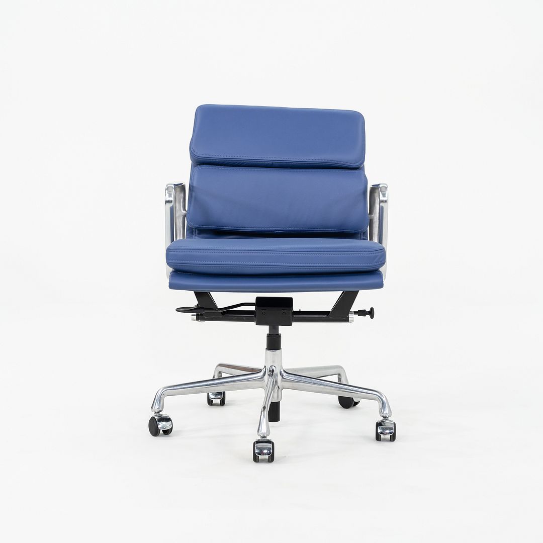 Soft Pad Management Chair, EA435