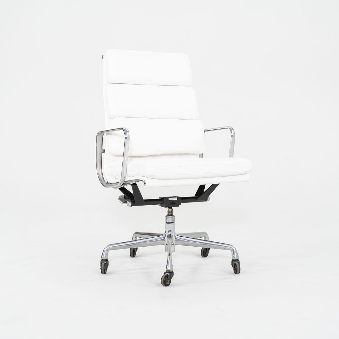 Soft Pad Executive Chair, Model EA437