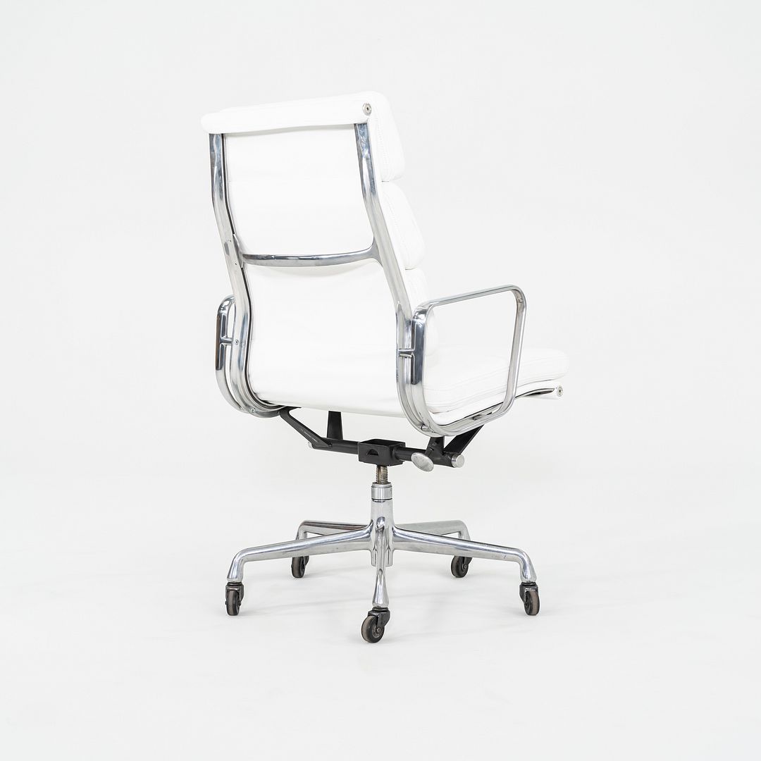 Soft Pad Executive Chair, Model EA437
