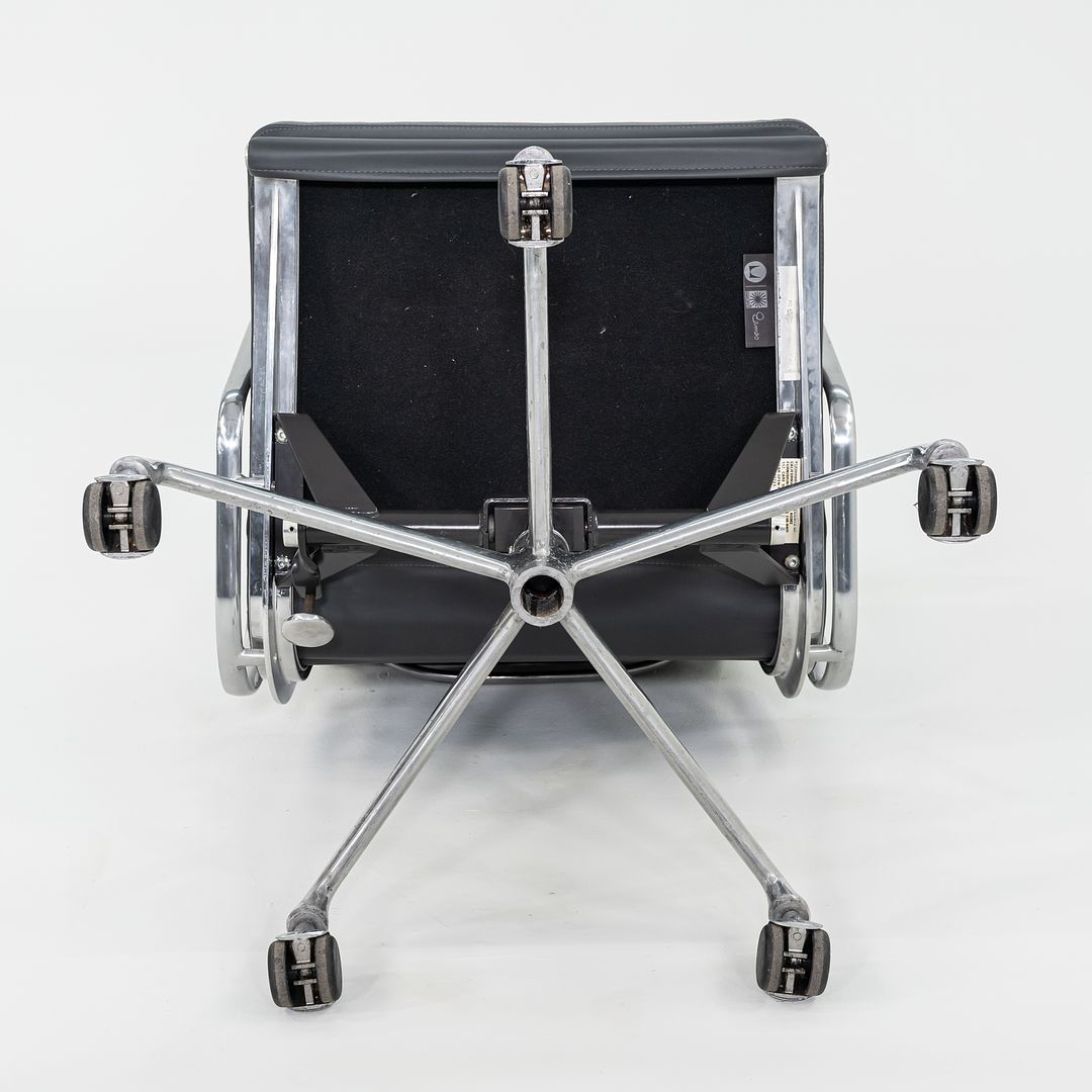 Eames Soft Pad Management Chair, EA435