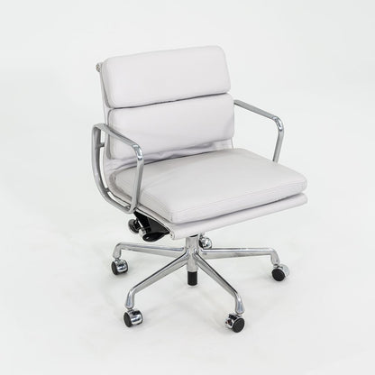 Eames Soft Pad Management Chair, EA435