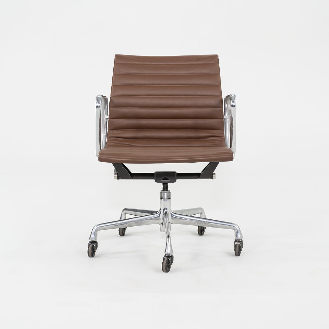 Eames Aluminum Group Management Chair