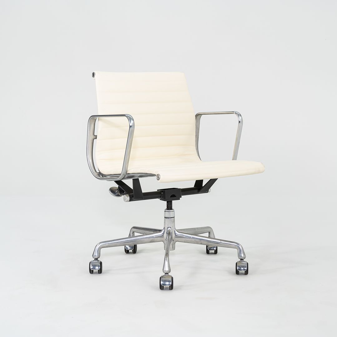 Eames Aluminum Group Management Chair