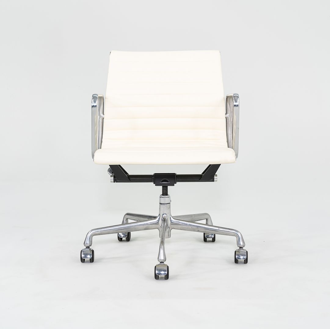 Eames Aluminum Group Management Chair