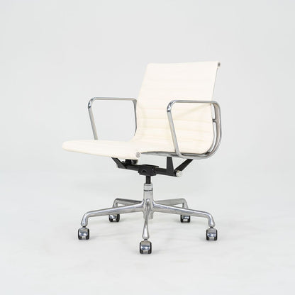 Eames Aluminum Group Management Chair